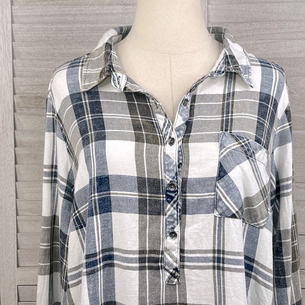 Torrid 100% Cotton Pullover Button Front Shirt Bl… - image 2